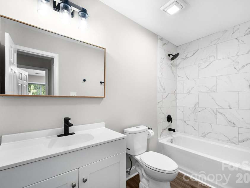 11529 Turn Stone Court, Charlotte, NC 28226.  MLS# CAR4421533, YatesRealty ID 49199. Full Bath
