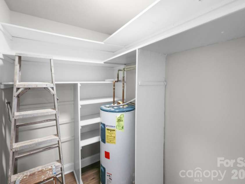 11529 Turn Stone Court, Charlotte, NC 28226.  MLS# CAR4421533, YatesRealty ID 49199. Storage Closet