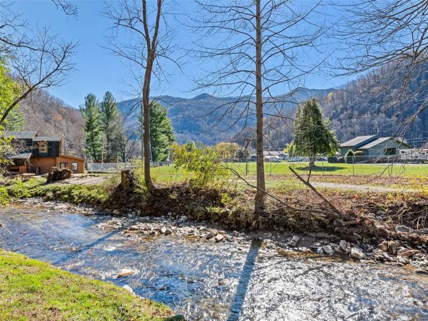 40 Meadows Lane, Maggie Valley, NC 28751.  MLS# CAR4201319, YatesRealty ID 492. 