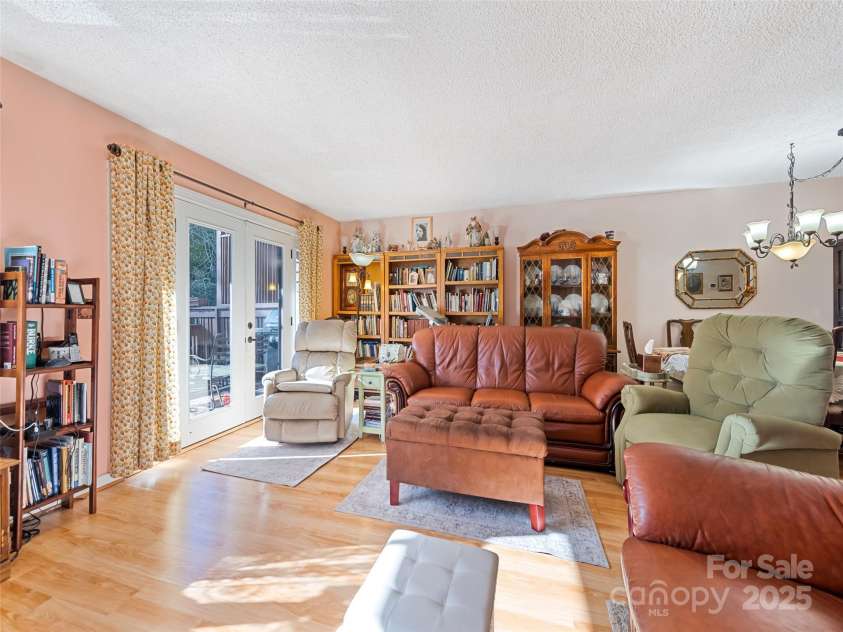 40 Meadows Lane, Maggie Valley, NC 28751.  MLS# CAR4201319, YatesRealty ID 492. 