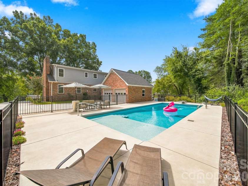 703 Wilmore Street, Lenoir, NC 28645.  MLS# CAR4418519, YatesRealty ID 49200. 