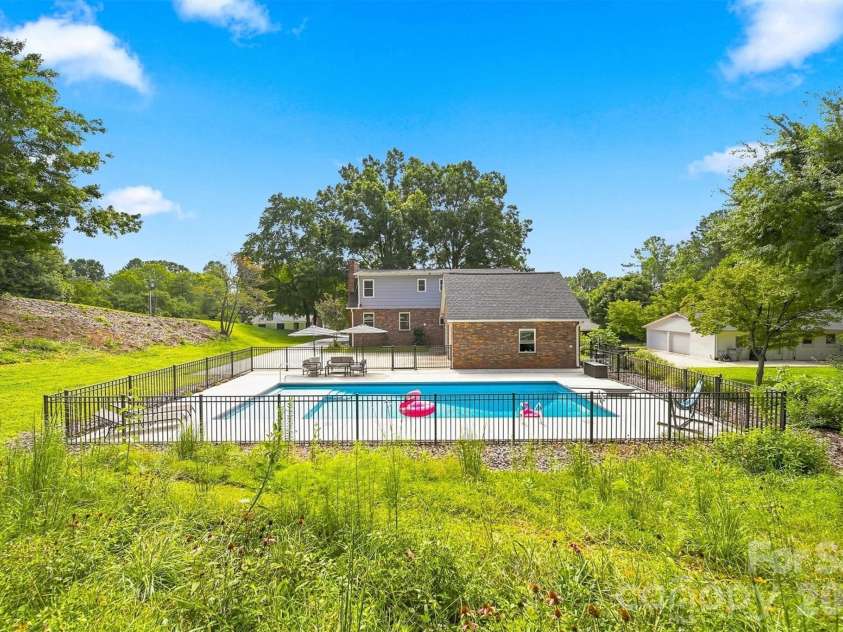 703 Wilmore Street, Lenoir, NC 28645.  MLS# CAR4418519, YatesRealty ID 49200. 