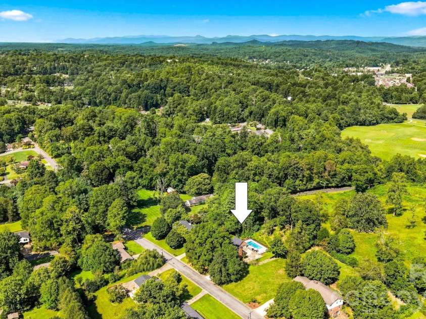 703 Wilmore Street, Lenoir, NC 28645.  MLS# CAR4418519, YatesRealty ID 49200. 