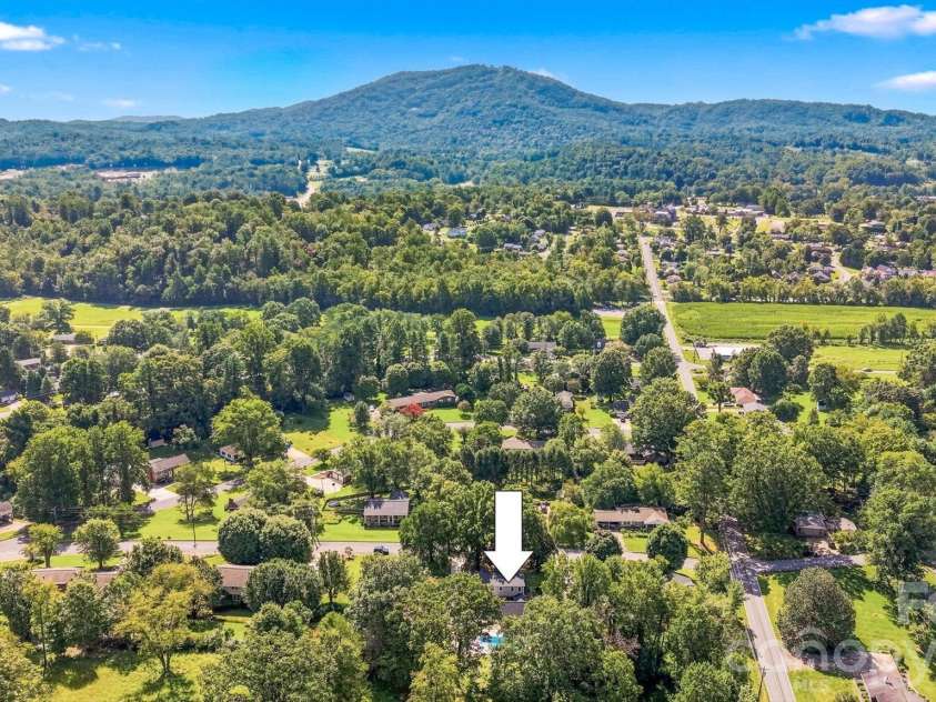 703 Wilmore Street, Lenoir, NC 28645.  MLS# CAR4418519, YatesRealty ID 49200. 