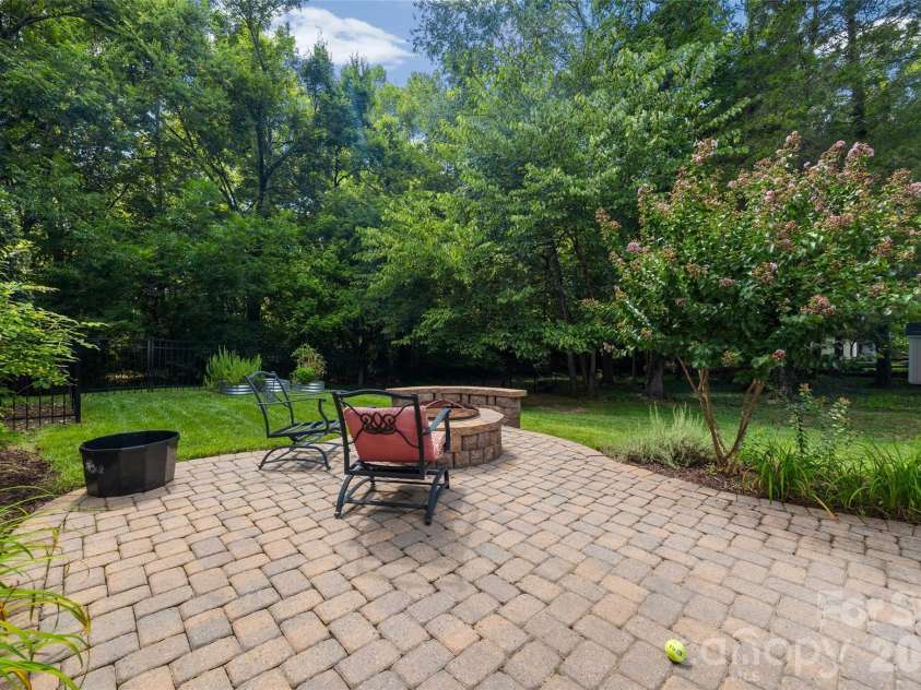 9004 Creekstone Road, Waxhaw, NC 28173.  MLS# CAR4416844, YatesRealty ID 49201. Patio