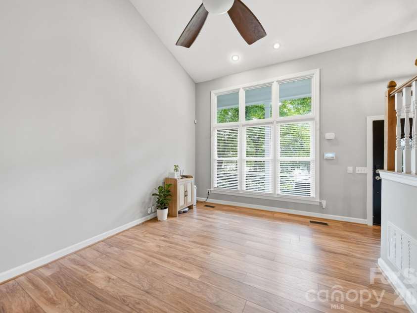 3801 Melshire Lane, Charlotte, NC 28269.  MLS# CAR4420330, YatesRealty ID 49203. 