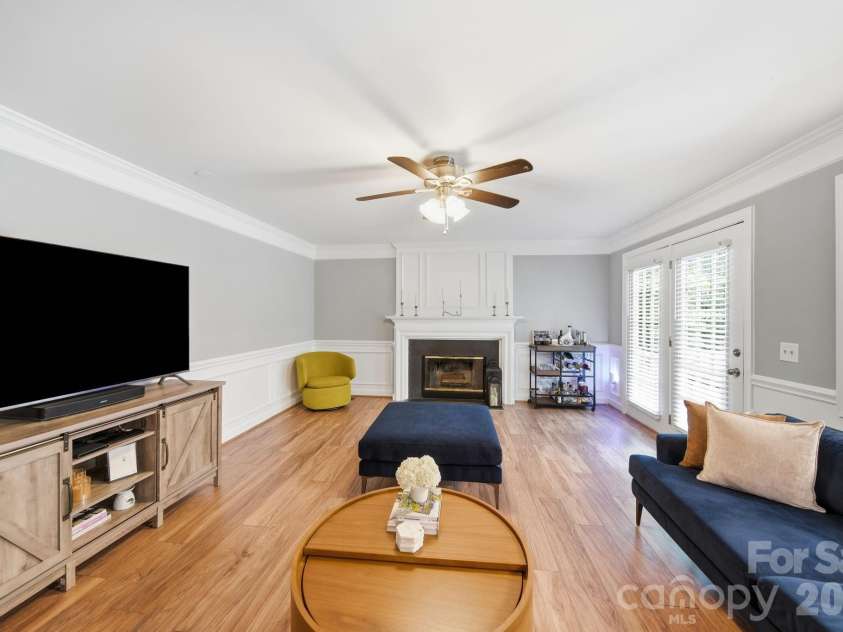 3801 Melshire Lane, Charlotte, NC 28269.  MLS# CAR4420330, YatesRealty ID 49203. 