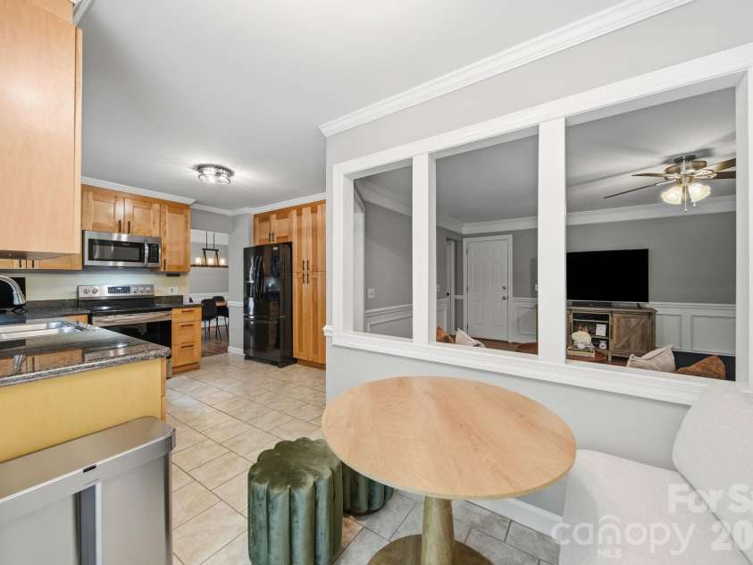 3801 Melshire Lane, Charlotte, NC 28269.  MLS# CAR4420330, YatesRealty ID 49203. 