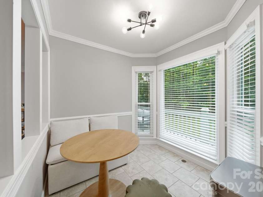 3801 Melshire Lane, Charlotte, NC 28269.  MLS# CAR4420330, YatesRealty ID 49203. 