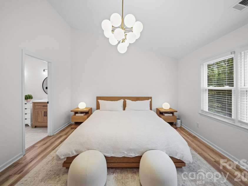 3801 Melshire Lane, Charlotte, NC 28269.  MLS# CAR4420330, YatesRealty ID 49203. 