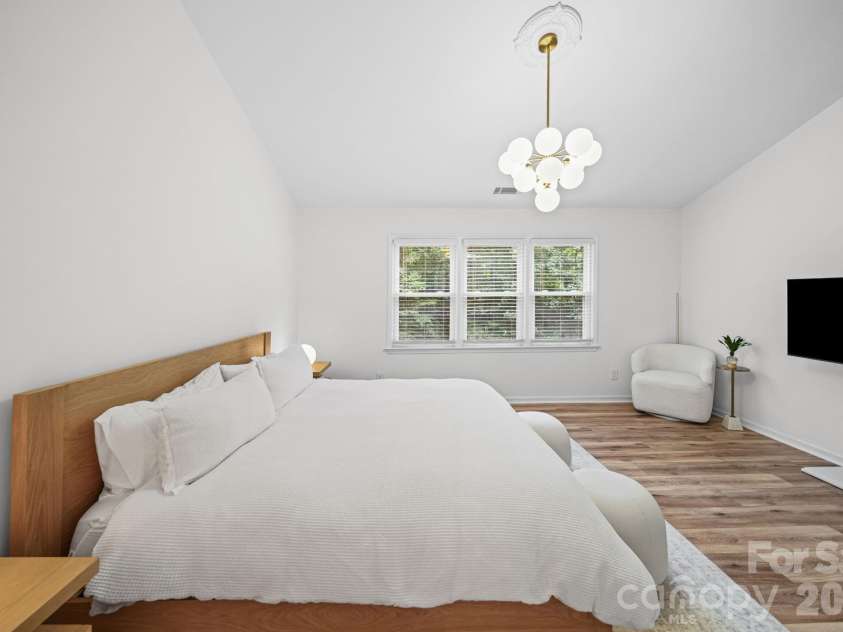 3801 Melshire Lane, Charlotte, NC 28269.  MLS# CAR4420330, YatesRealty ID 49203. 