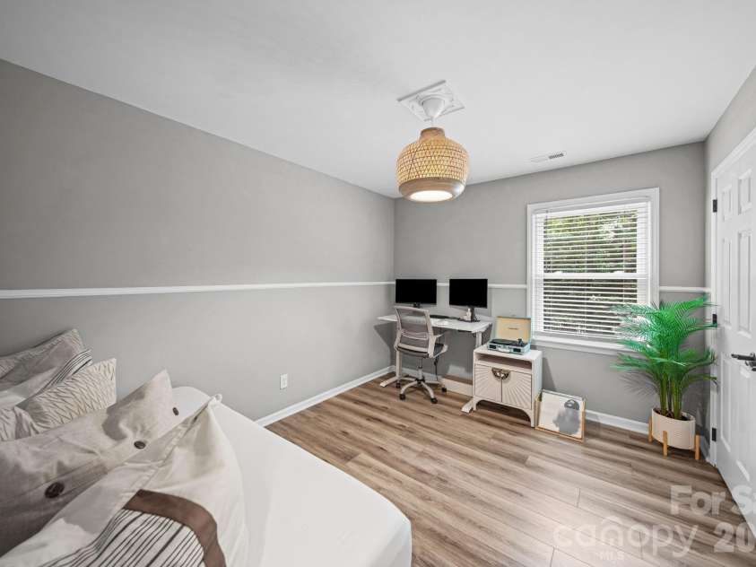 3801 Melshire Lane, Charlotte, NC 28269.  MLS# CAR4420330, YatesRealty ID 49203. 