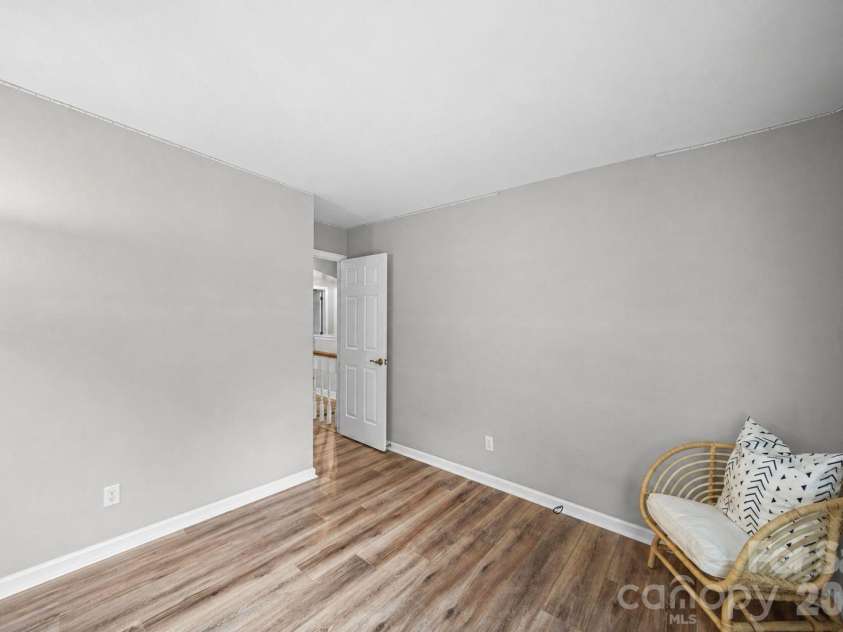 3801 Melshire Lane, Charlotte, NC 28269.  MLS# CAR4420330, YatesRealty ID 49203. 