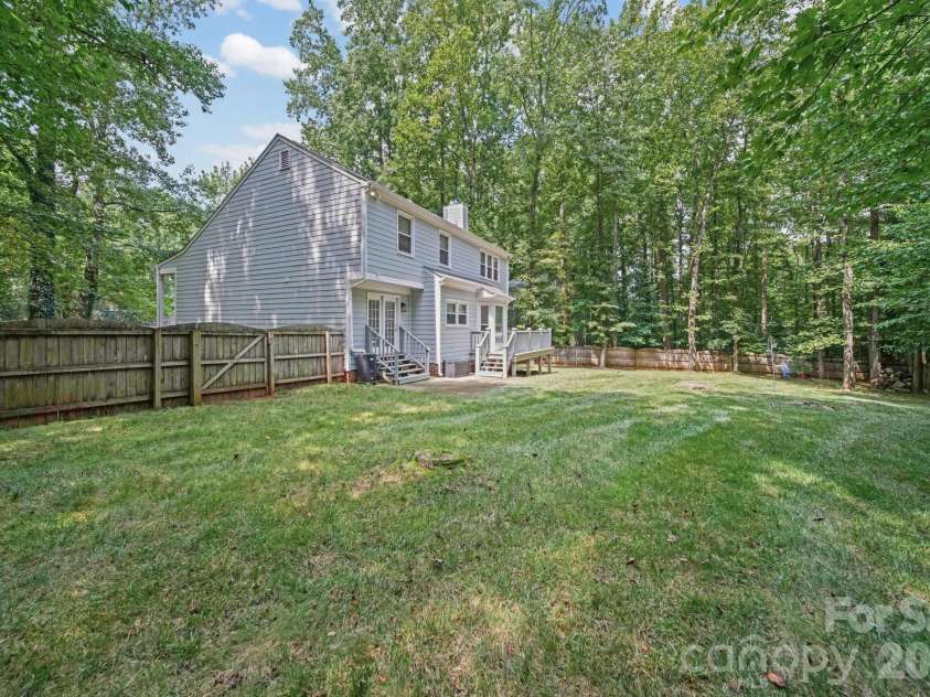 3801 Melshire Lane, Charlotte, NC 28269.  MLS# CAR4420330, YatesRealty ID 49203. 