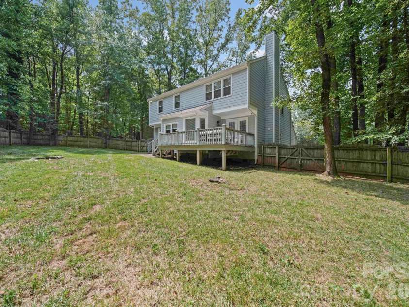 3801 Melshire Lane, Charlotte, NC 28269.  MLS# CAR4420330, YatesRealty ID 49203. 