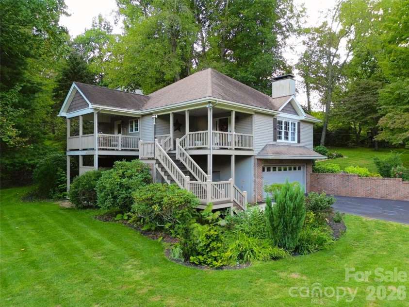 105 Deer Glade Lane, Waynesville, NC 28786.  MLS# CAR4422108, YatesRealty ID 49204. 105 Deer Glade