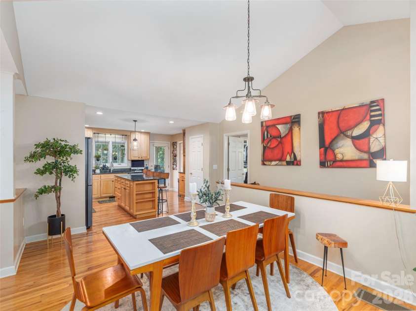 105 Deer Glade Lane, Waynesville, NC 28786.  MLS# CAR4422108, YatesRealty ID 49204. 