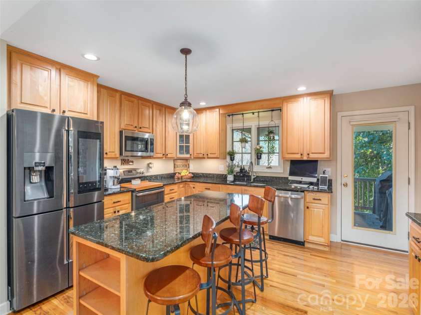105 Deer Glade Lane, Waynesville, NC 28786.  MLS# CAR4422108, YatesRealty ID 49204. 