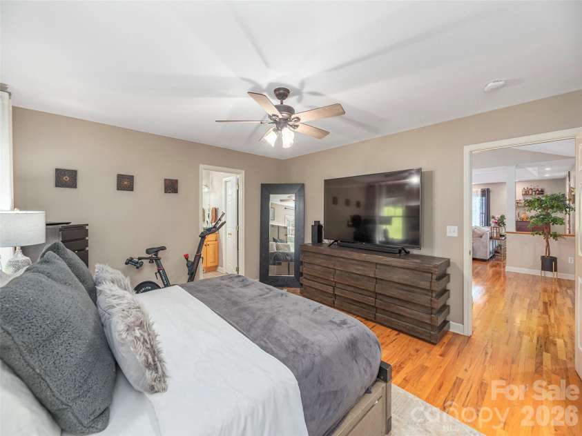 105 Deer Glade Lane, Waynesville, NC 28786.  MLS# CAR4422108, YatesRealty ID 49204. 