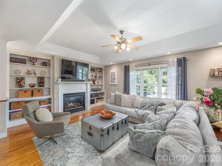 105 Deer Glade Lane, Waynesville, NC 28786.  MLS# CAR4422108, YatesRealty ID 49204. Light-filled great room