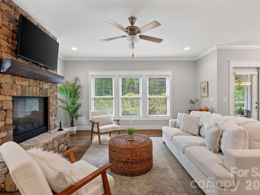 44 Stills Creek Loop, Fairview, NC 28730.  MLS# CAR4419416, YatesRealty ID 49206. 