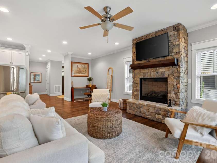44 Stills Creek Loop, Fairview, NC 28730.  MLS# CAR4419416, YatesRealty ID 49206. 