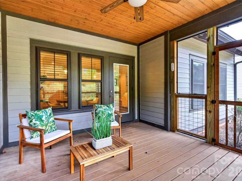44 Stills Creek Loop, Fairview, NC 28730.  MLS# CAR4419416, YatesRealty ID 49206. 