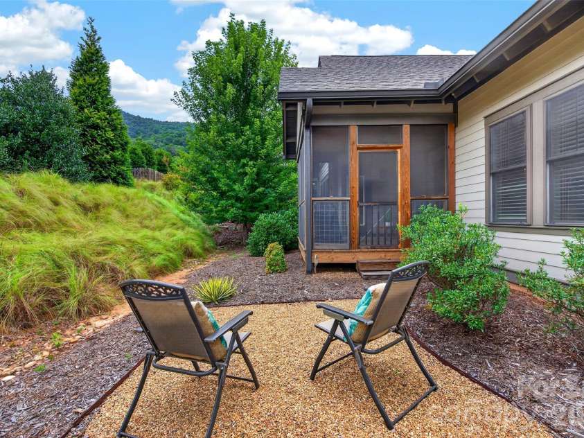44 Stills Creek Loop, Fairview, NC 28730.  MLS# CAR4419416, YatesRealty ID 49206. 