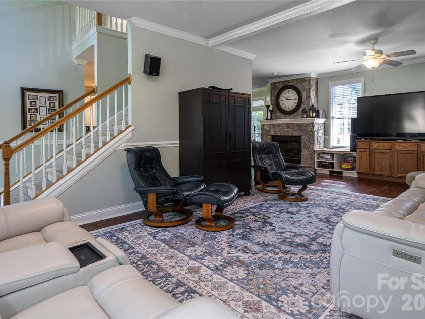 216 Holly Lane, Greer, SC 29651.  MLS# CAR4421650, YatesRealty ID 49208. 