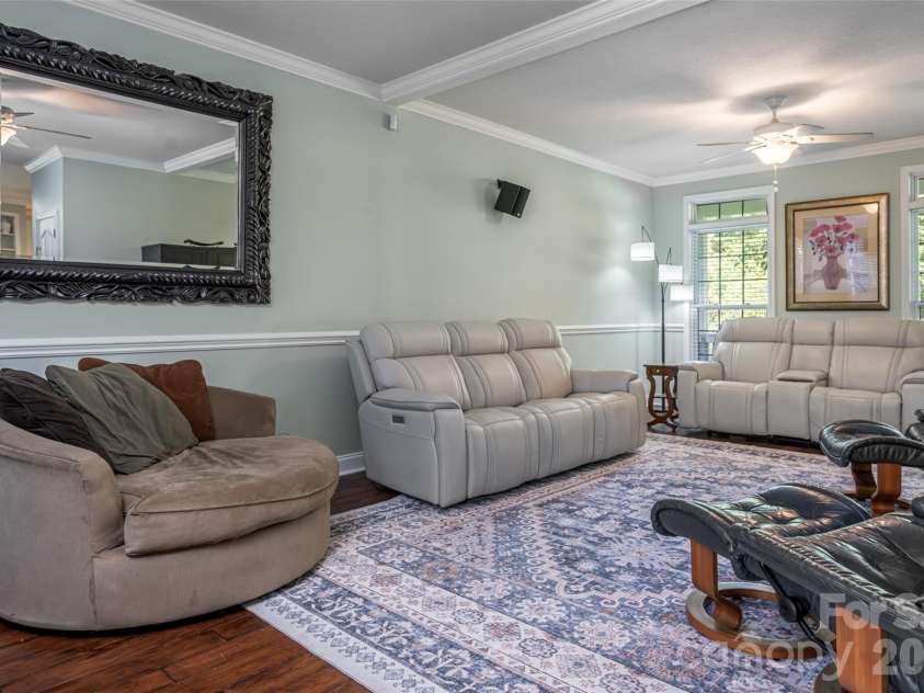 216 Holly Lane, Greer, SC 29651.  MLS# CAR4421650, YatesRealty ID 49208. 