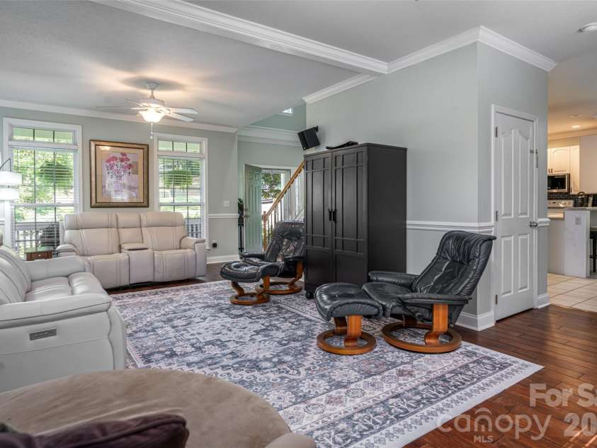 216 Holly Lane, Greer, SC 29651.  MLS# CAR4421650, YatesRealty ID 49208. 