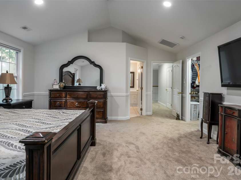 216 Holly Lane, Greer, SC 29651.  MLS# CAR4421650, YatesRealty ID 49208. 