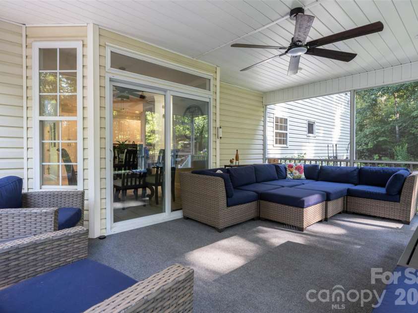 216 Holly Lane, Greer, SC 29651.  MLS# CAR4421650, YatesRealty ID 49208. 