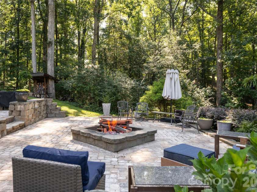 216 Holly Lane, Greer, SC 29651.  MLS# CAR4421650, YatesRealty ID 49208. 