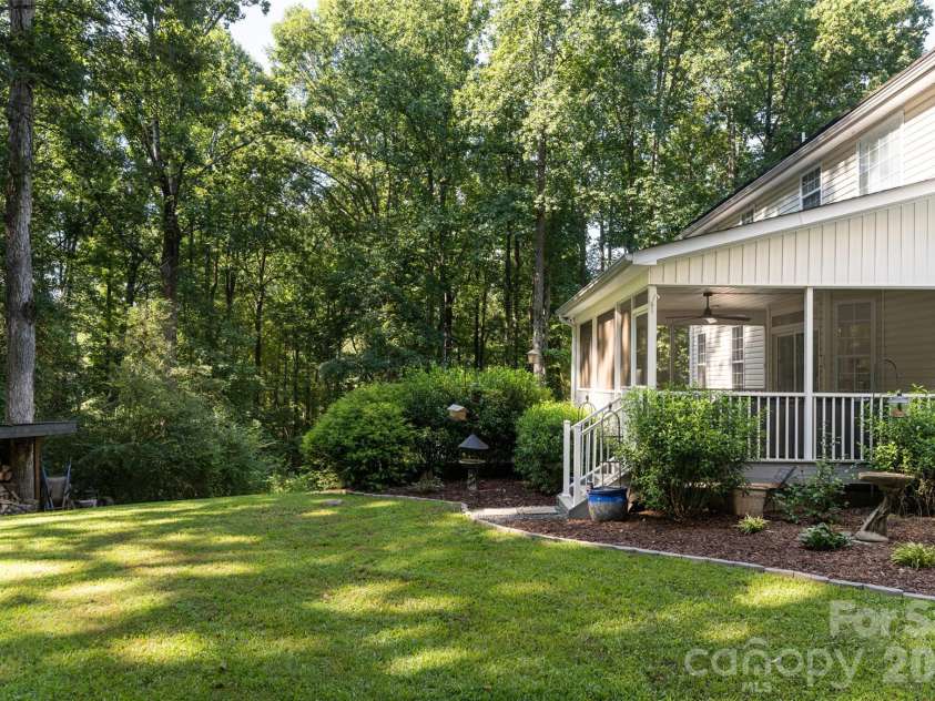 216 Holly Lane, Greer, SC 29651.  MLS# CAR4421650, YatesRealty ID 49208. 