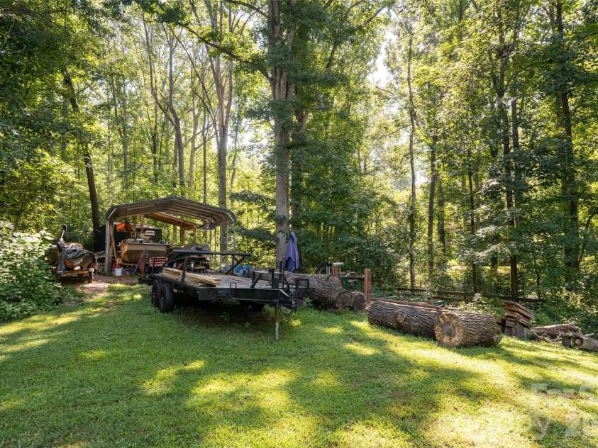 216 Holly Lane, Greer, SC 29651.  MLS# CAR4421650, YatesRealty ID 49208. 