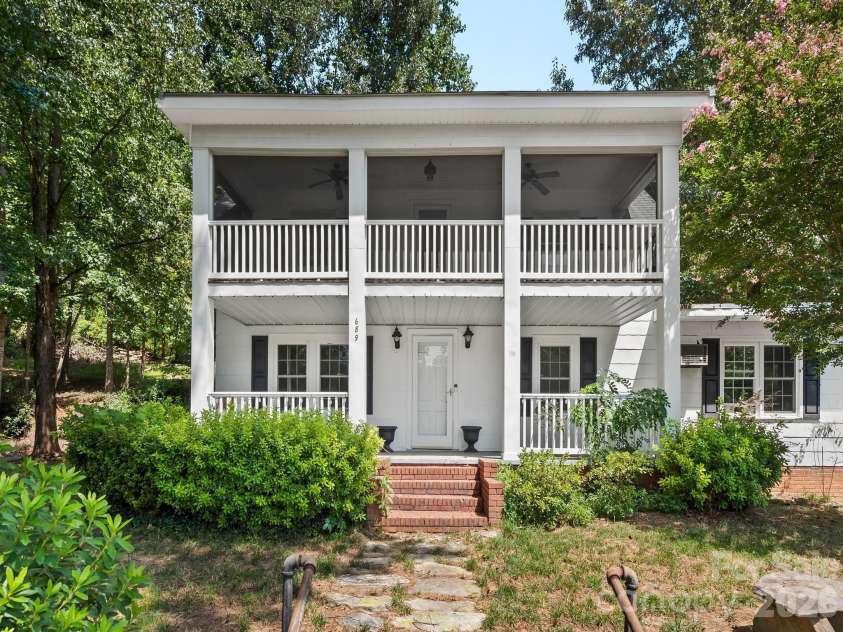 689 Trade Street, Tryon, NC 28782.  MLS# CAR4421132, YatesRealty ID 49209. 