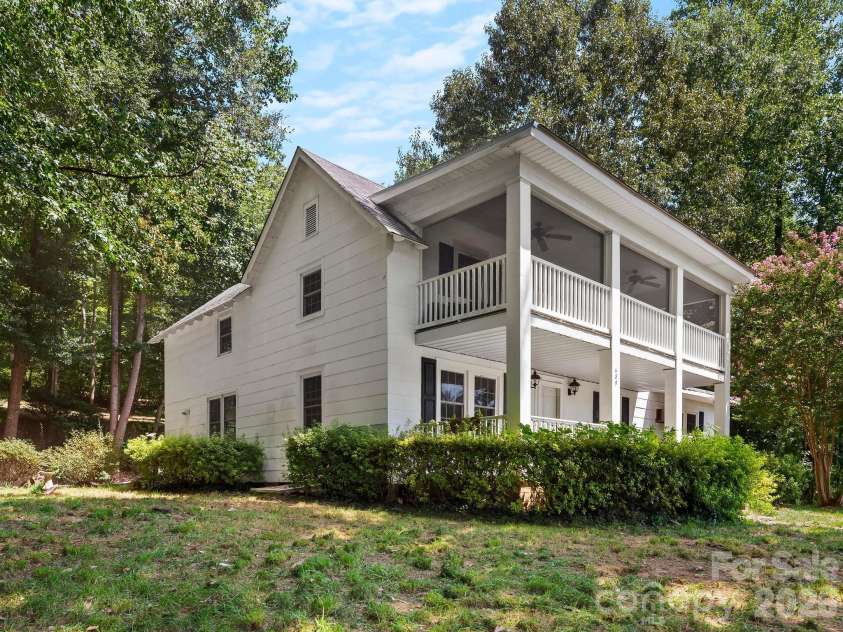 689 Trade Street, Tryon, NC 28782.  MLS# CAR4421132, YatesRealty ID 49209. 