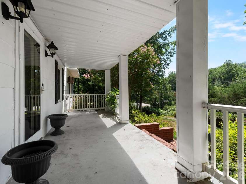 689 Trade Street, Tryon, NC 28782.  MLS# CAR4421132, YatesRealty ID 49209. 