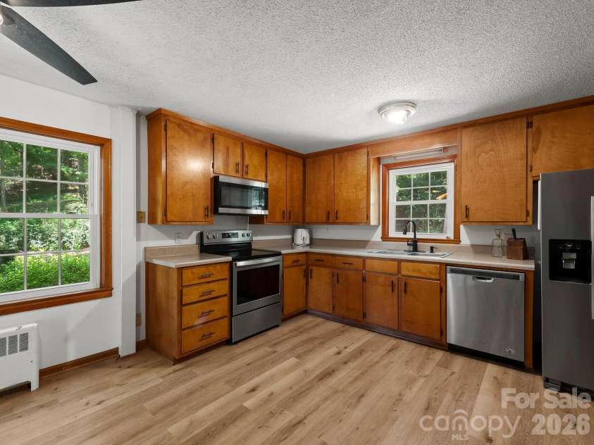 689 Trade Street, Tryon, NC 28782.  MLS# CAR4421132, YatesRealty ID 49209. 