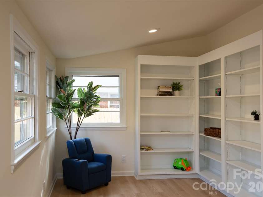 1411 Chelsea Street, Winston Salem, NC 27103.  MLS# CAR4341682, YatesRealty ID 4921. 2nd Living Room/Den