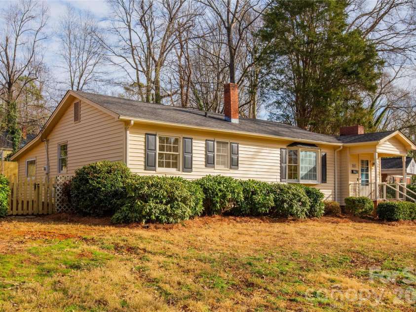 1411 Chelsea Street, Winston Salem, NC 27103.  MLS# CAR4341682, YatesRealty ID 4921. 