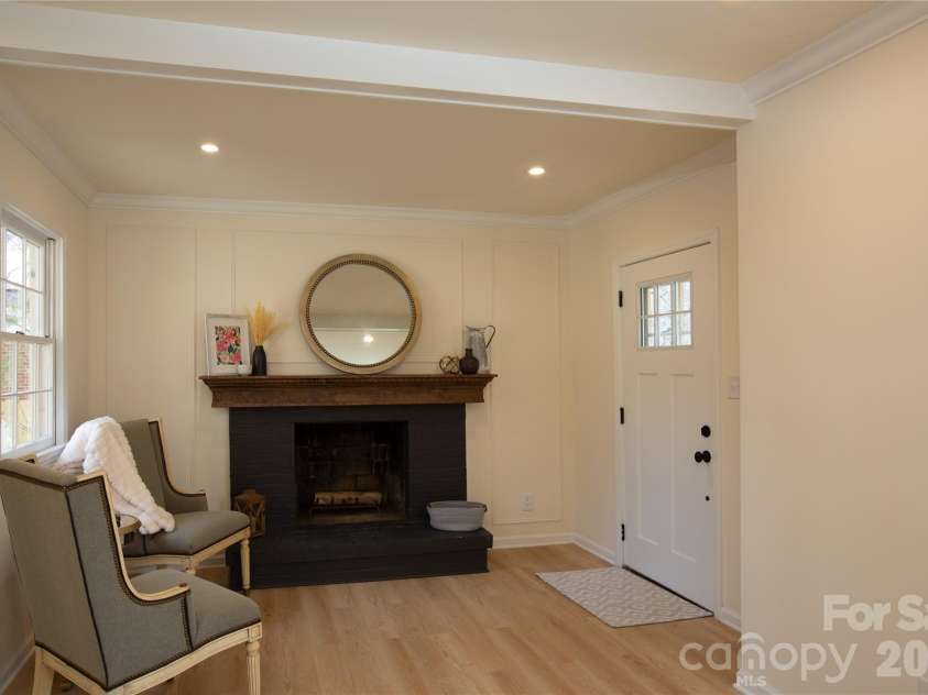 1411 Chelsea Street, Winston Salem, NC 27103.  MLS# CAR4341682, YatesRealty ID 4921. 