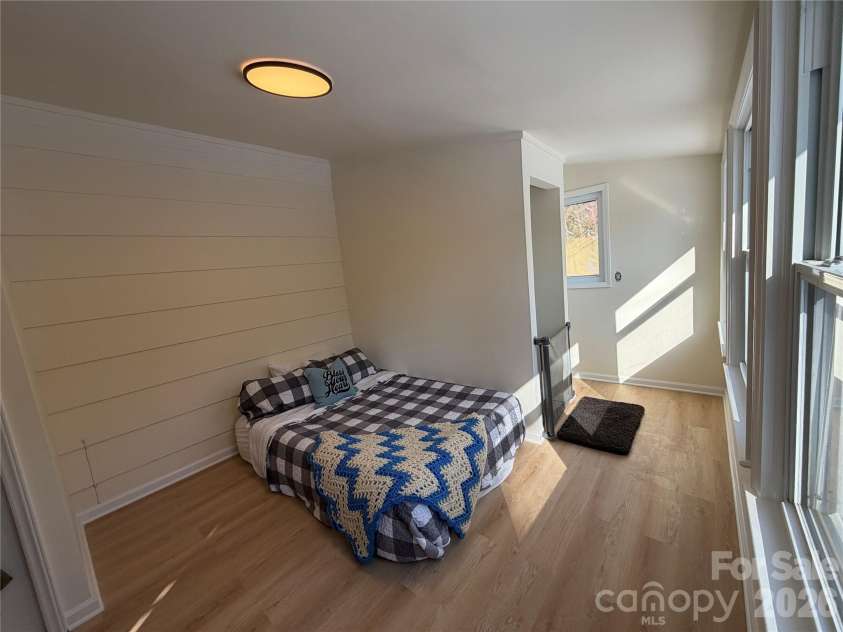 1411 Chelsea Street, Winston Salem, NC 27103.  MLS# CAR4341682, YatesRealty ID 4921. 