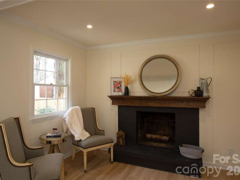1411 Chelsea Street, Winston Salem, NC 27103.  MLS# CAR4341682, YatesRealty ID 4921. Main Living Room