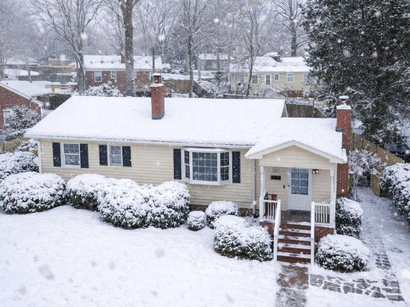 1411 Chelsea Street, Winston Salem, NC 27103.  MLS# CAR4341682, YatesRealty ID 4921. VIRTUALLY STAGED