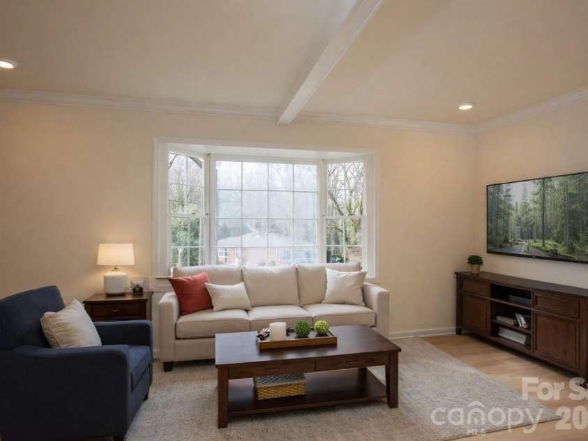 1411 Chelsea Street, Winston Salem, NC 27103.  MLS# CAR4341682, YatesRealty ID 4921. VIRTUALLY STAGED