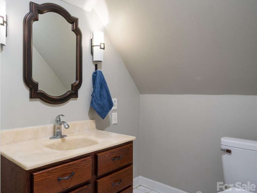 2568 Chelsea Drive, Concord, NC 28025.  MLS# CAR4334565, YatesRealty ID 4921. Sun Room