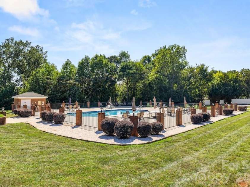 8379 Glacier Drive, Denver, NC 28037.  MLS# CAR4419835, YatesRealty ID 49211. 
