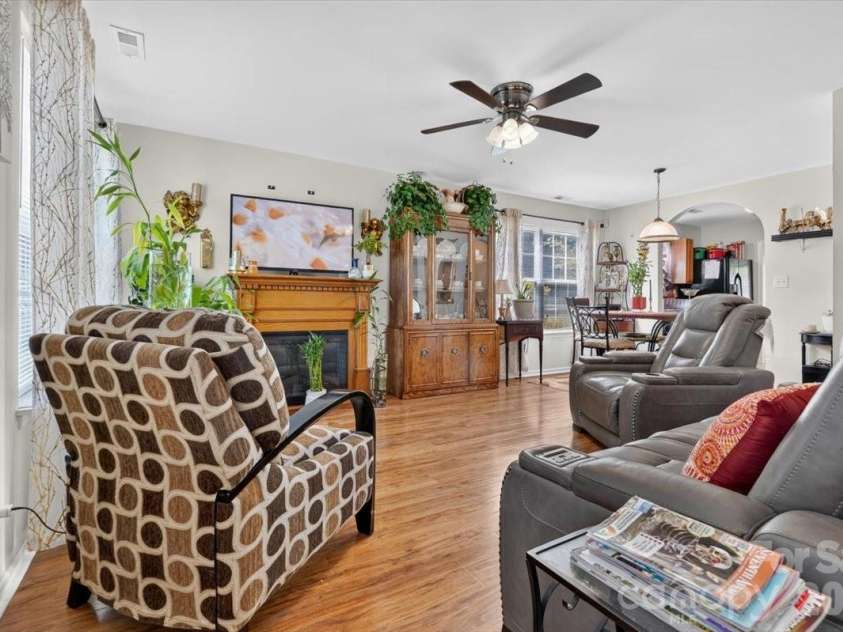 4403 Trillium Fields Drive, Charlotte, NC 28269.  MLS# CAR4416499, YatesRealty ID 49212. 